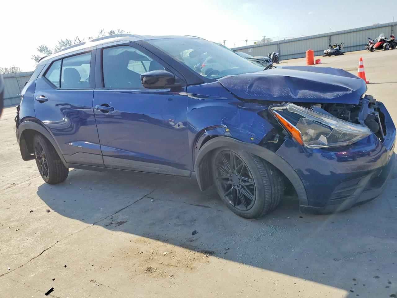 2019 NISSAN KICKS S photo 4
