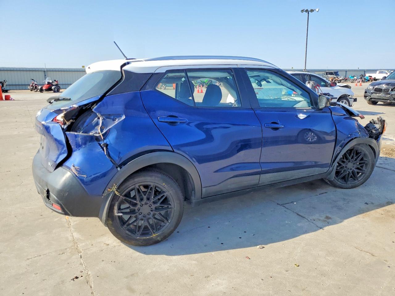2019 NISSAN KICKS S photo 3