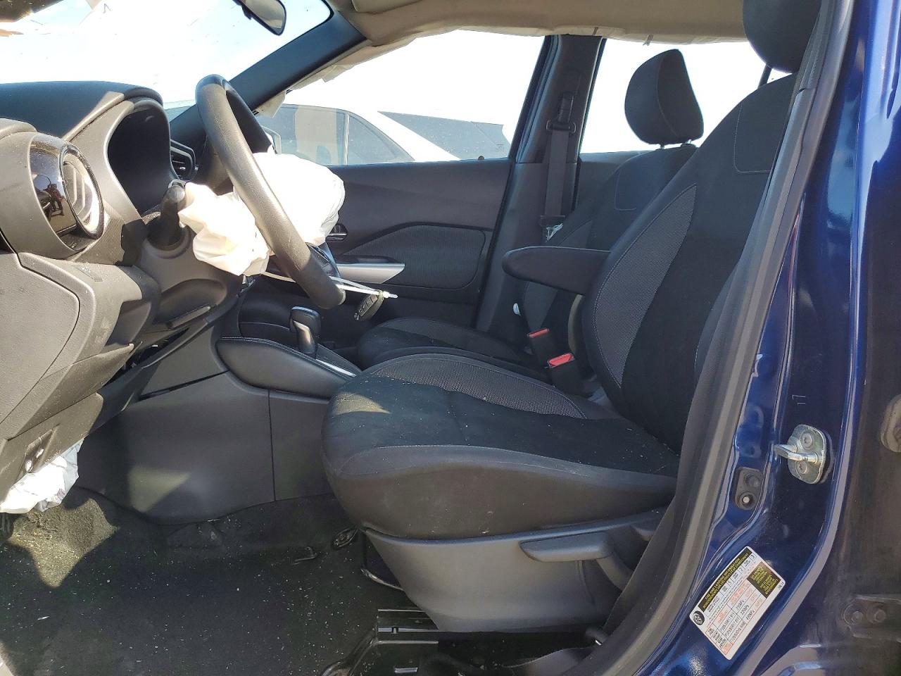 2019 NISSAN KICKS S photo 7