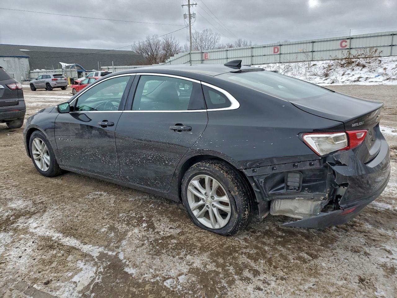 2018 CHEVROLET MALIBU LT photo 2