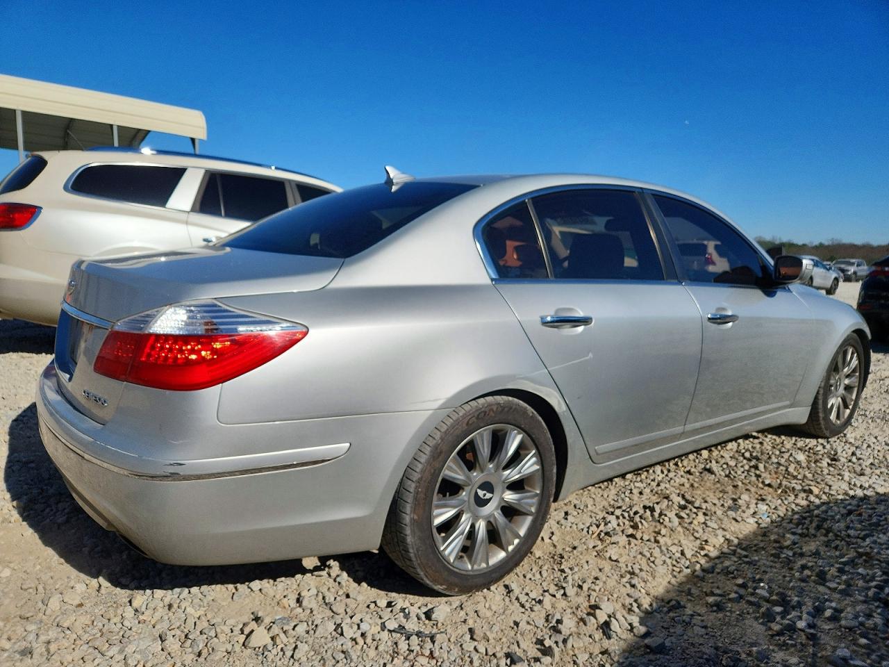 2011 HYUNDAI GENESIS 3.8L photo 3