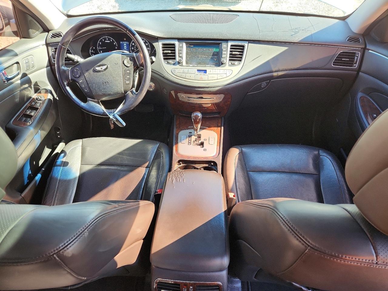 2011 HYUNDAI GENESIS 3.8L photo 8