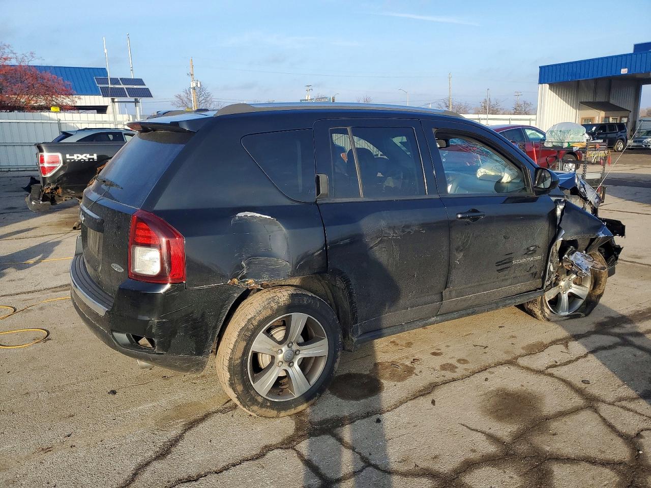 2017 JEEP COMPASS LATITUDE photo 3