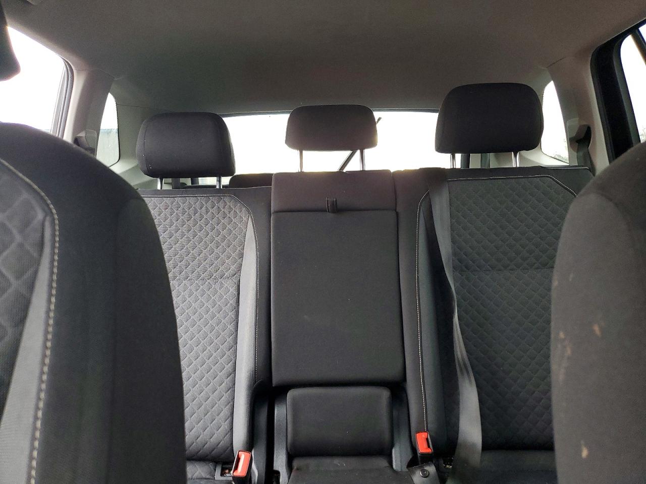 2021 VOLKSWAGEN TIGUAN S photo 10