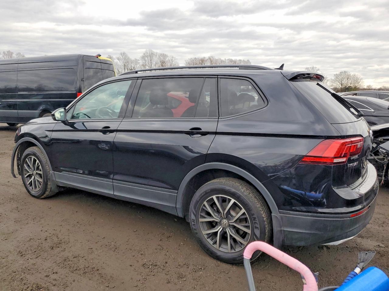 2021 VOLKSWAGEN TIGUAN S photo 2