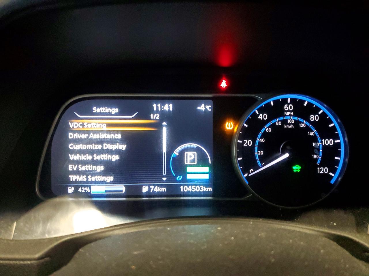 2018 NISSAN LEAF S photo 9
