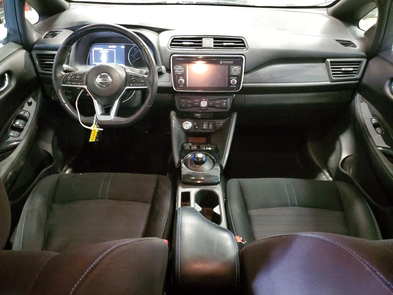 2018 NISSAN LEAF S photo 8