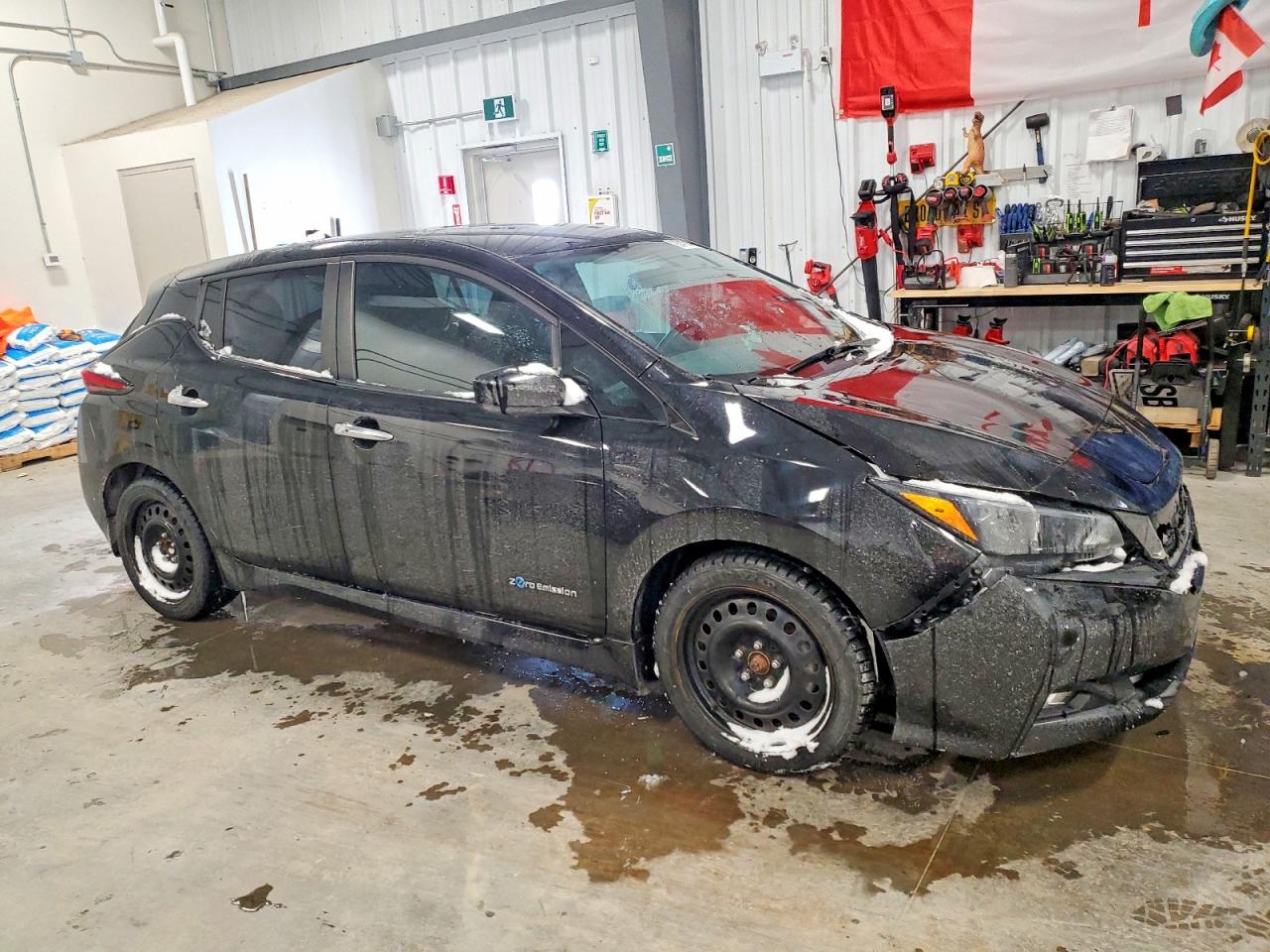 2018 NISSAN LEAF S photo 4
