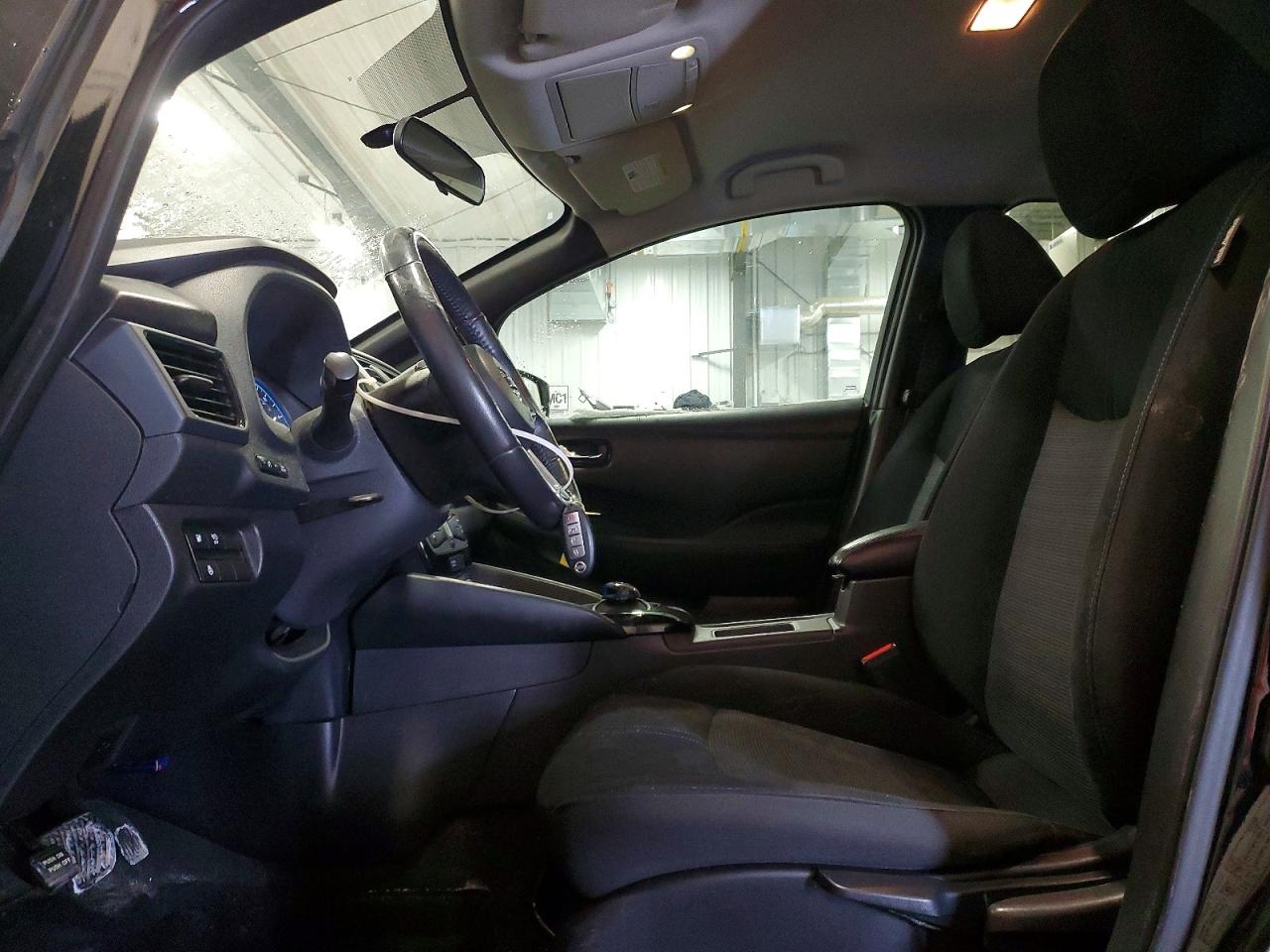 2018 NISSAN LEAF S photo 7