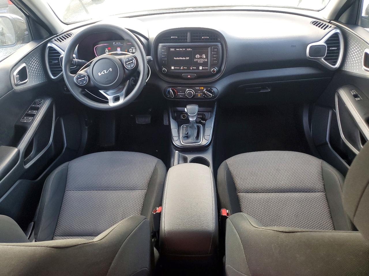 2024 KIA SOUL LX photo 8