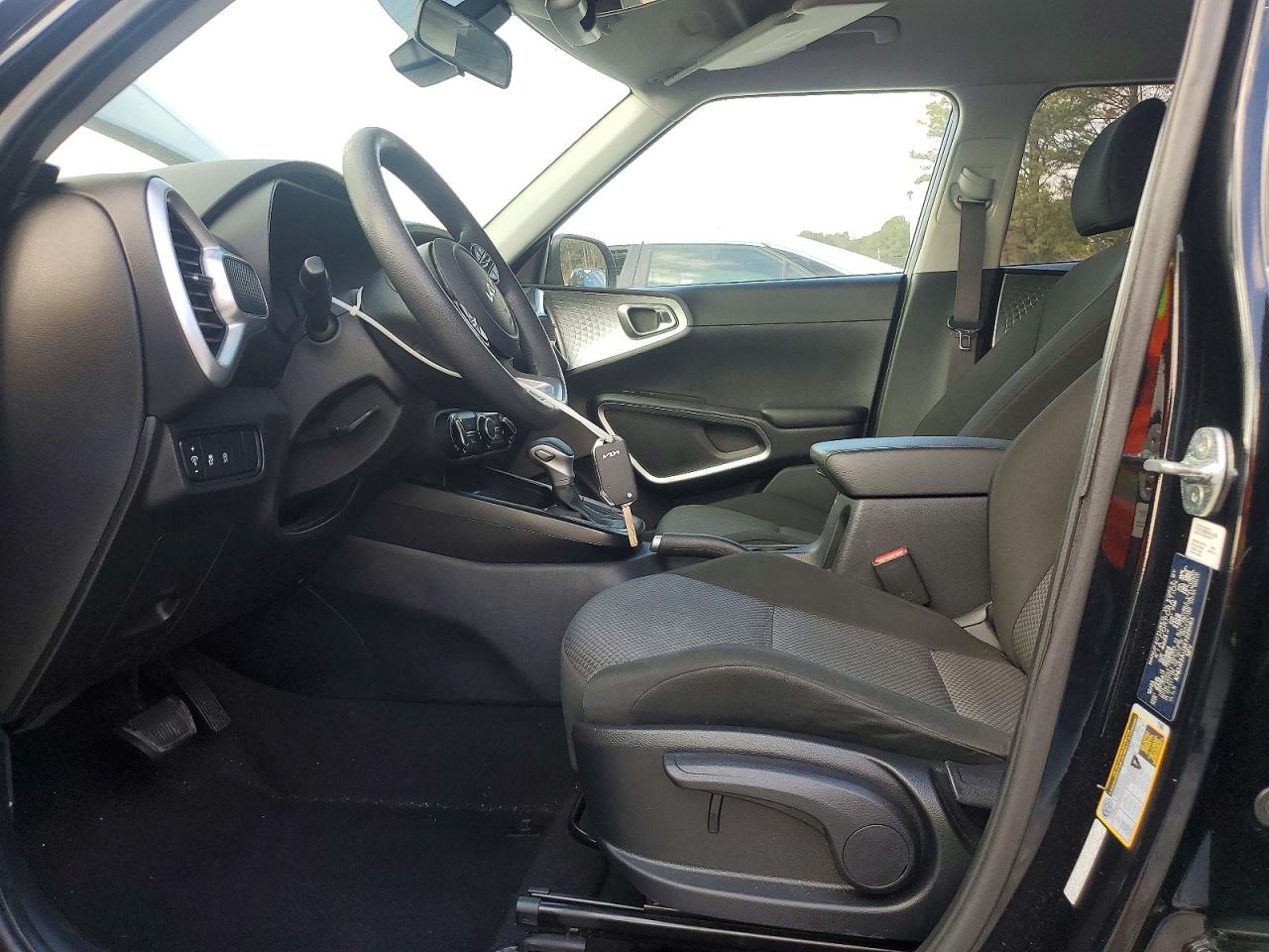 2024 KIA SOUL LX photo 7