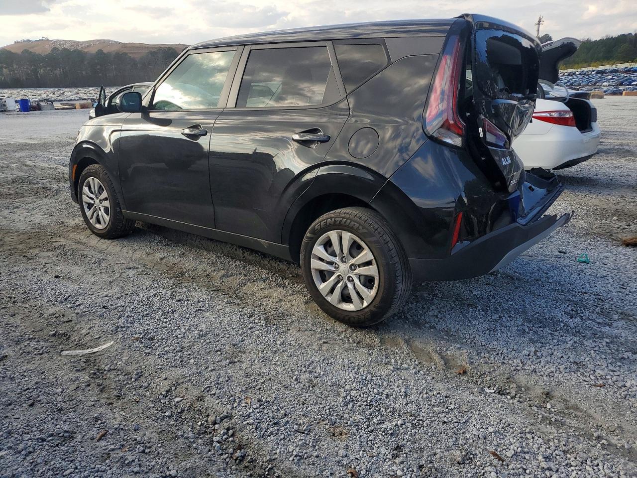 2024 KIA SOUL LX photo 2