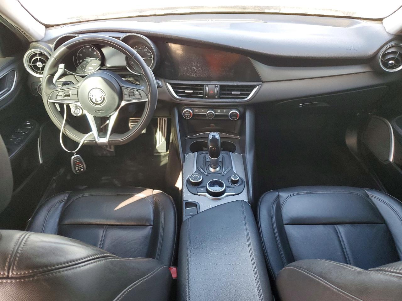 2017 ALFA ROMEO GIULIA photo 8
