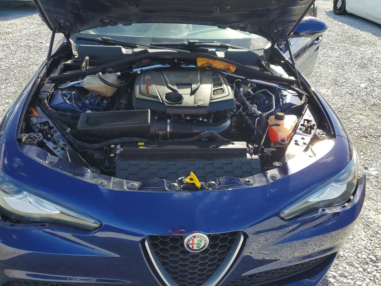 2017 ALFA ROMEO GIULIA photo 11