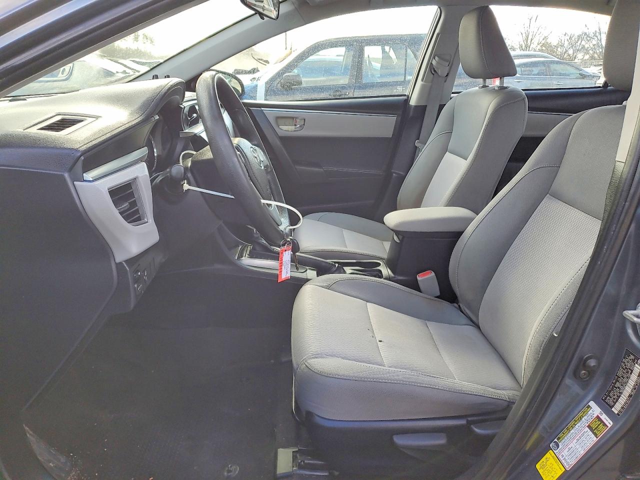2014 TOYOTA COROLLA L photo 7