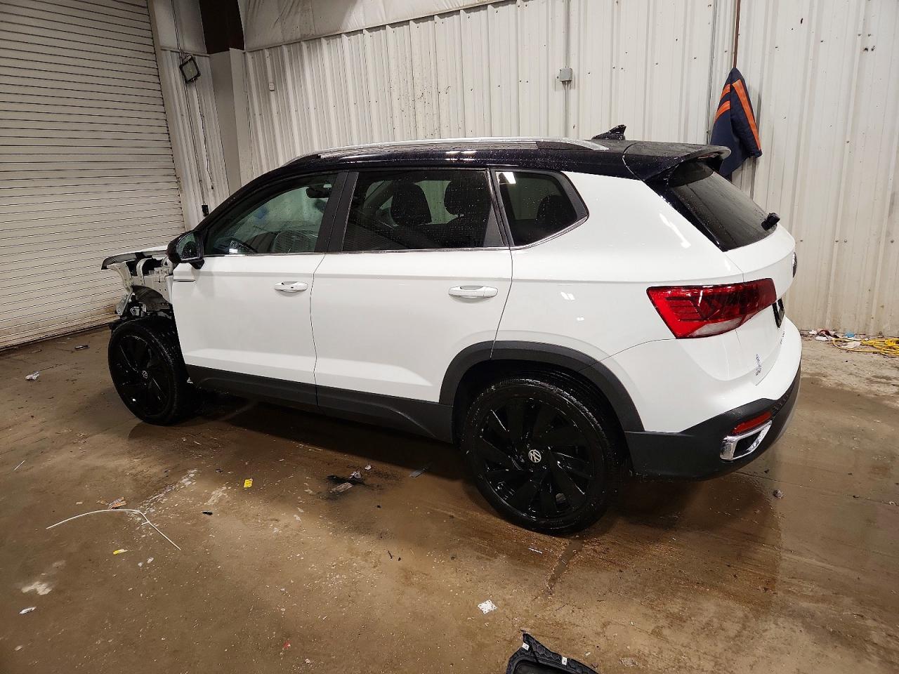 2024 VOLKSWAGEN TAOS SE photo 2