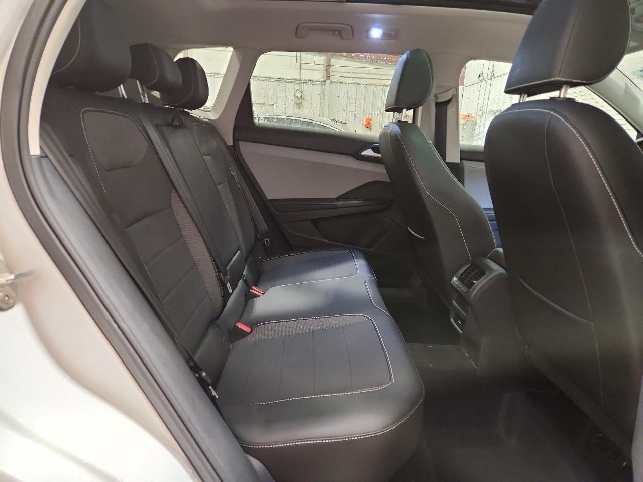 2024 VOLKSWAGEN TAOS SE photo 11