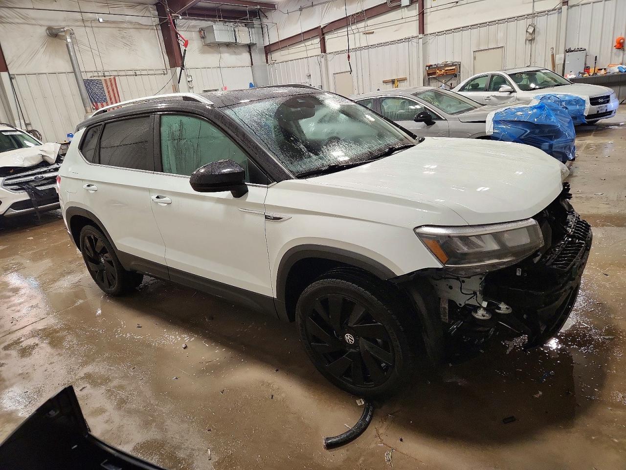 2024 VOLKSWAGEN TAOS SE photo 4