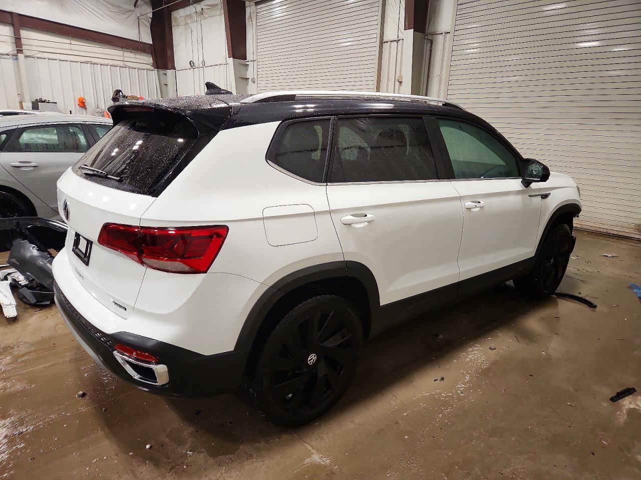 2024 VOLKSWAGEN TAOS SE photo 3