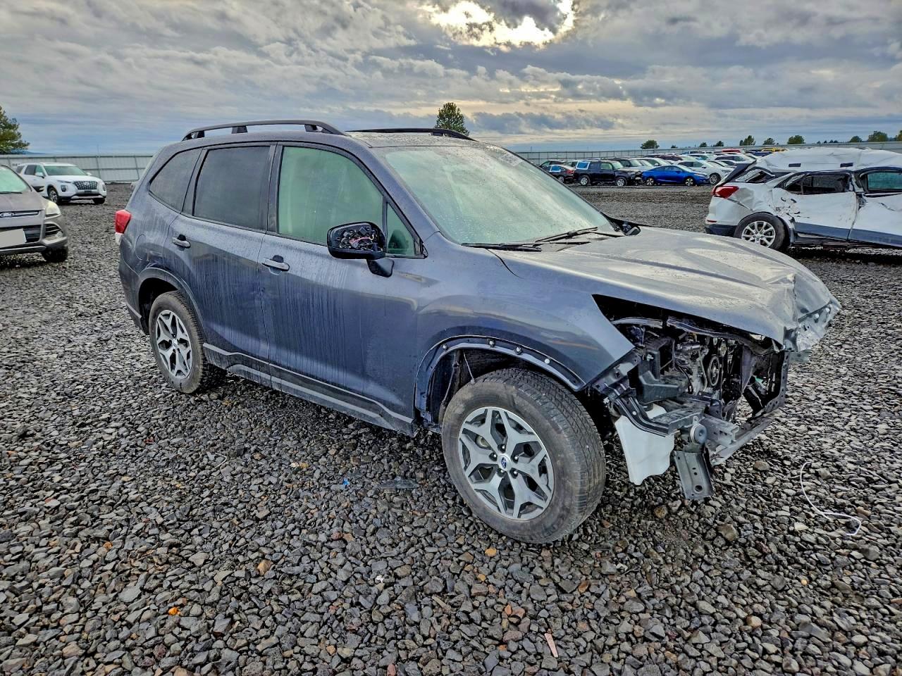 2024 SUBARU FORESTER PREMIUM photo 4