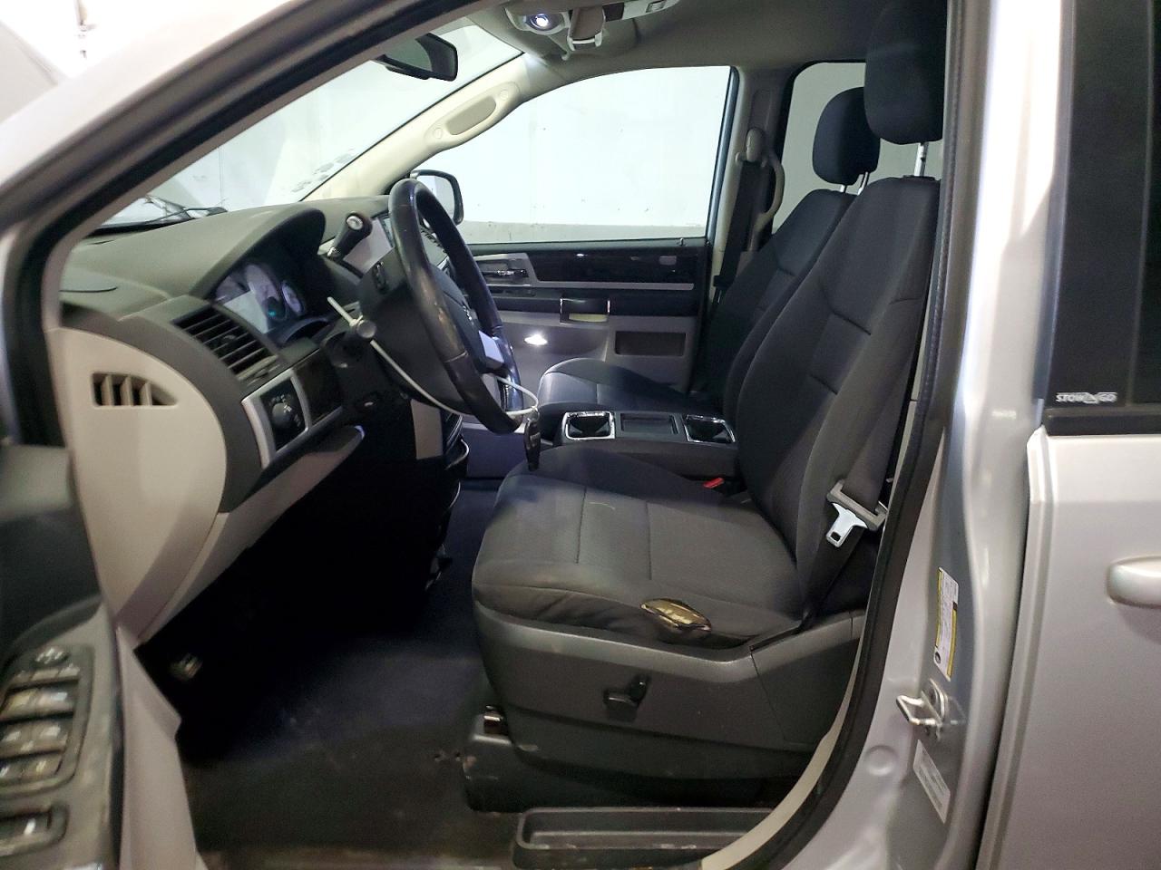 2010 DODGE GRAND CARAVAN CREW photo 7