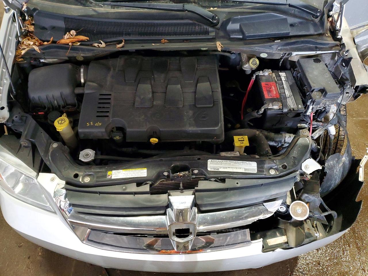 2010 DODGE GRAND CARAVAN CREW photo 12