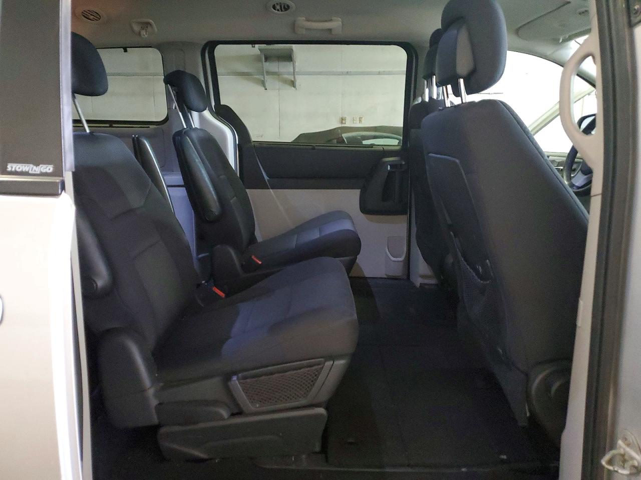 2010 DODGE GRAND CARAVAN CREW photo 11