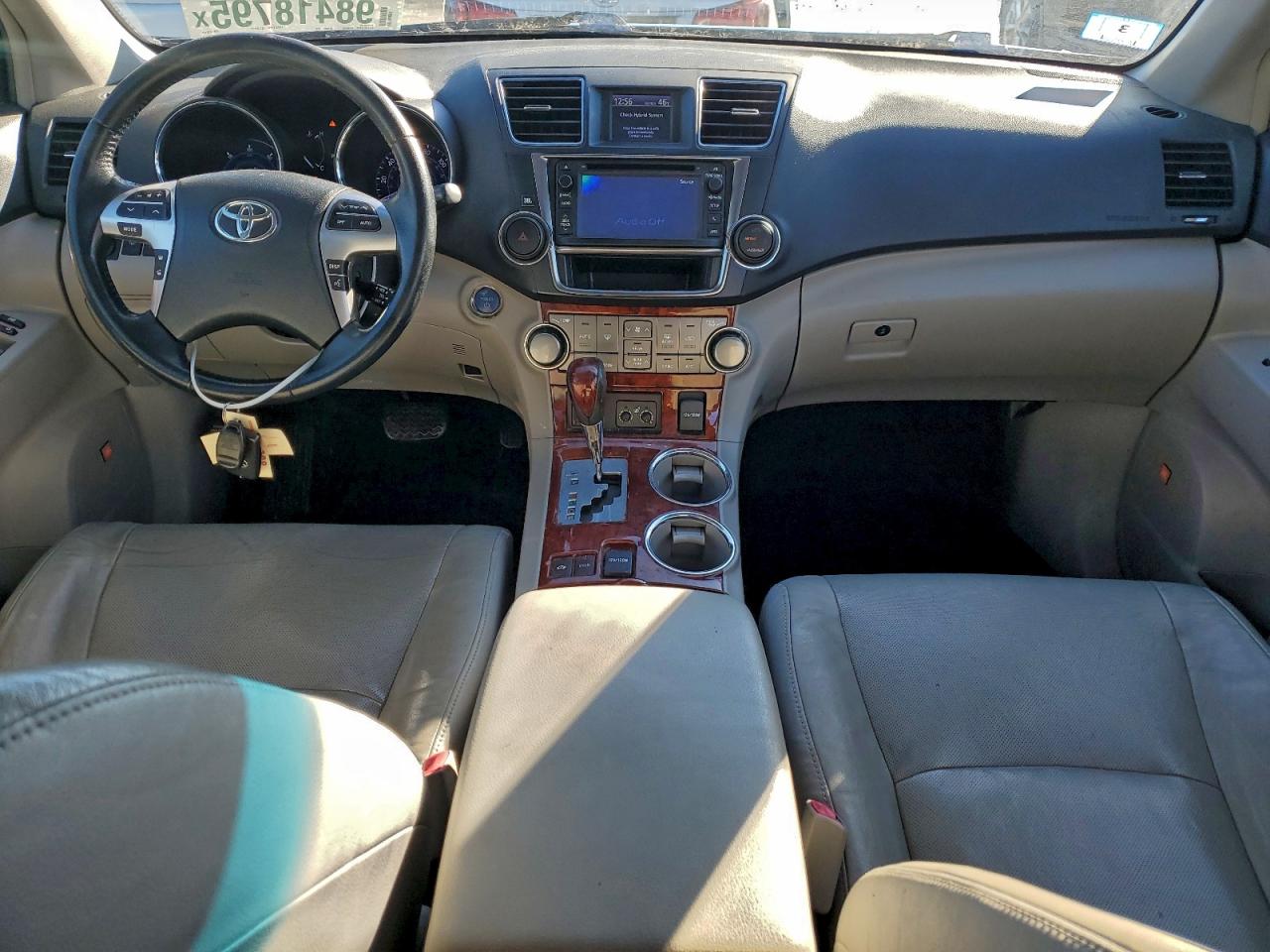 2013 TOYOTA HIGHLANDER HYBRID LIMITED photo 8