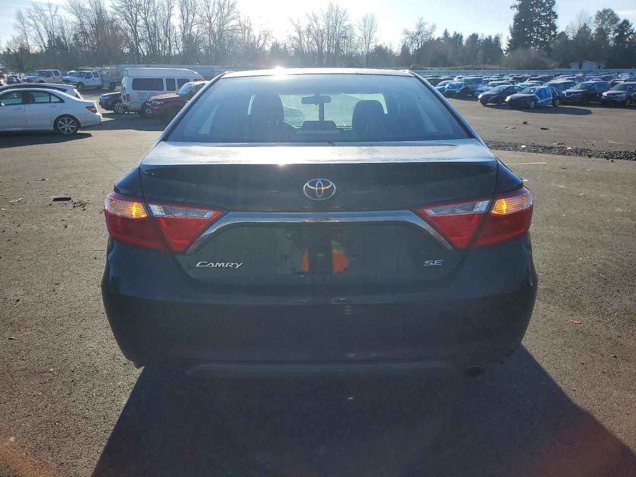 2015 TOYOTA CAMRY LE photo 6