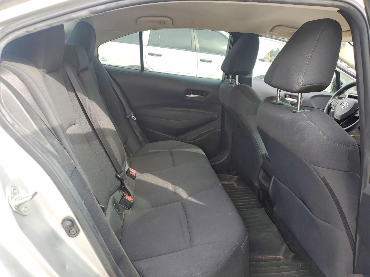 2021 TOYOTA COROLLA LE photo 10