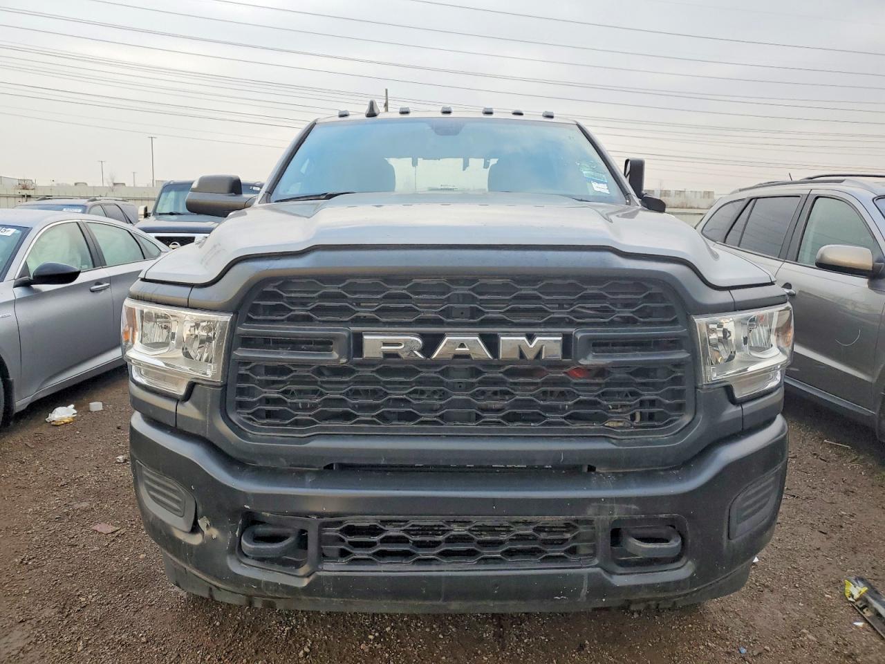 2022 RAM 3500 photo 5