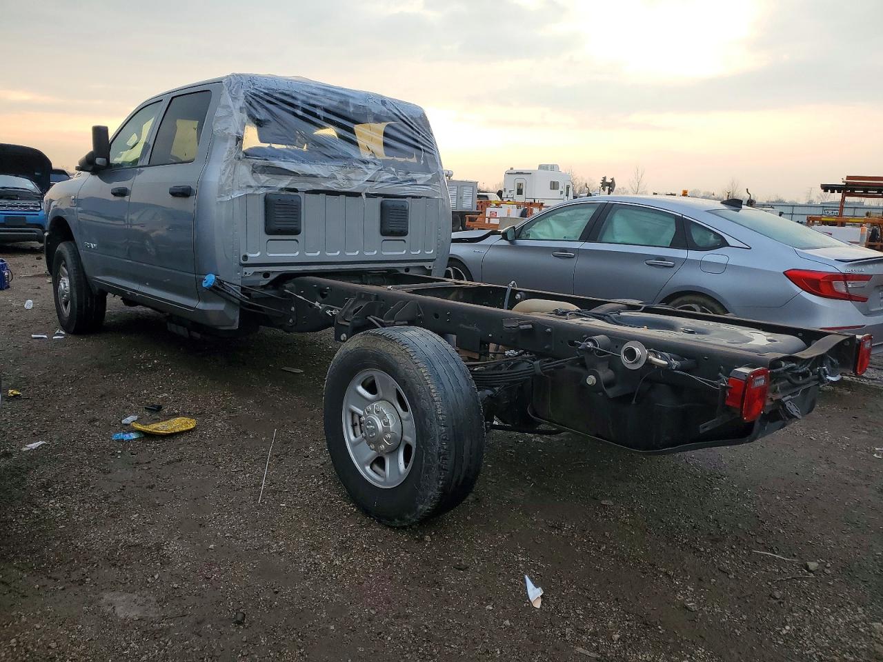 2022 RAM 3500 photo 2