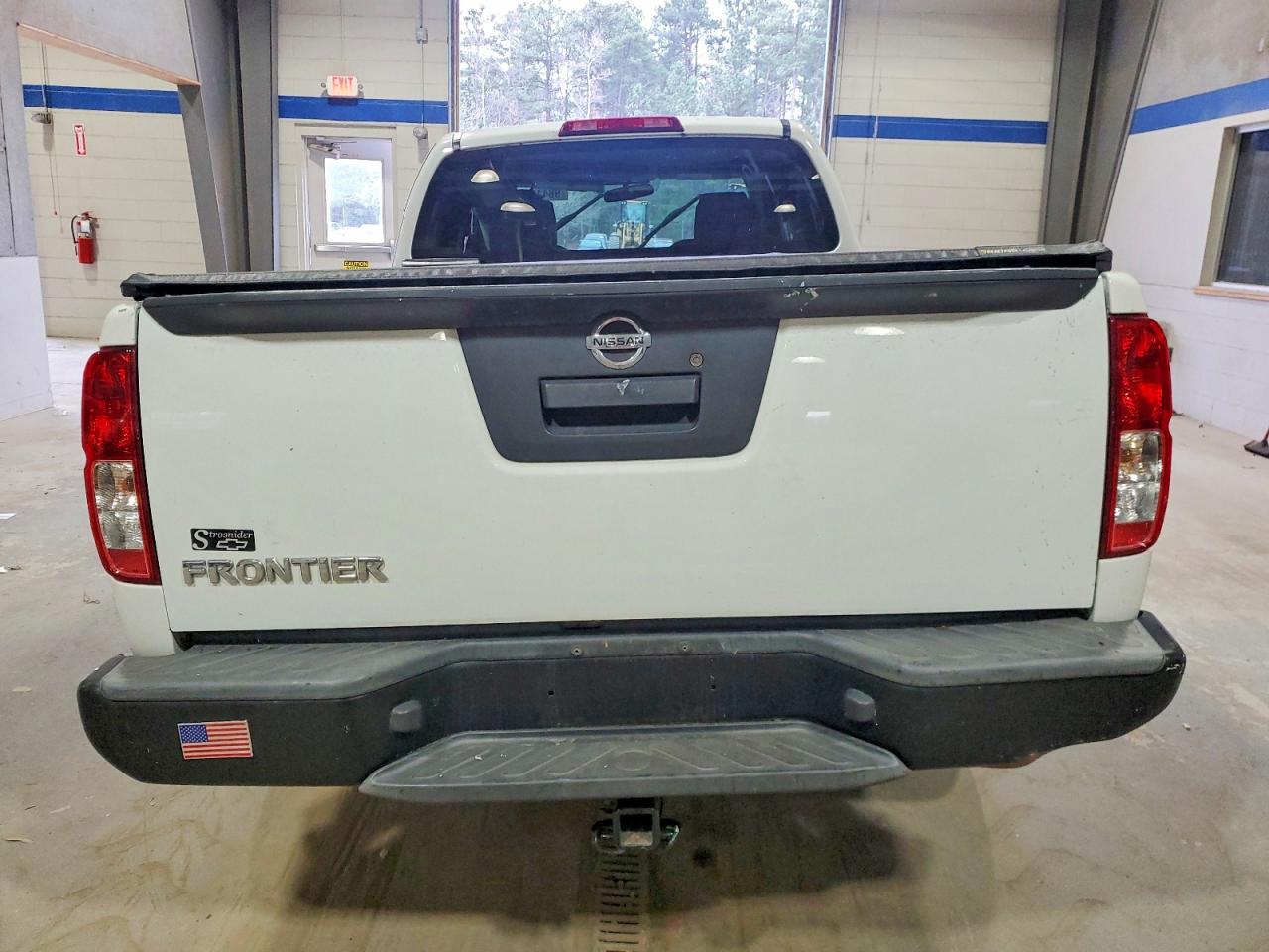2017 NISSAN FRONTIER S photo 6