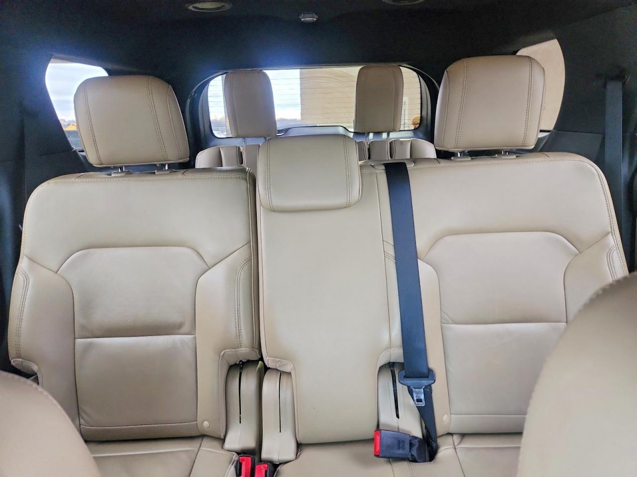 2016 FORD EXPLORER XLT photo 10