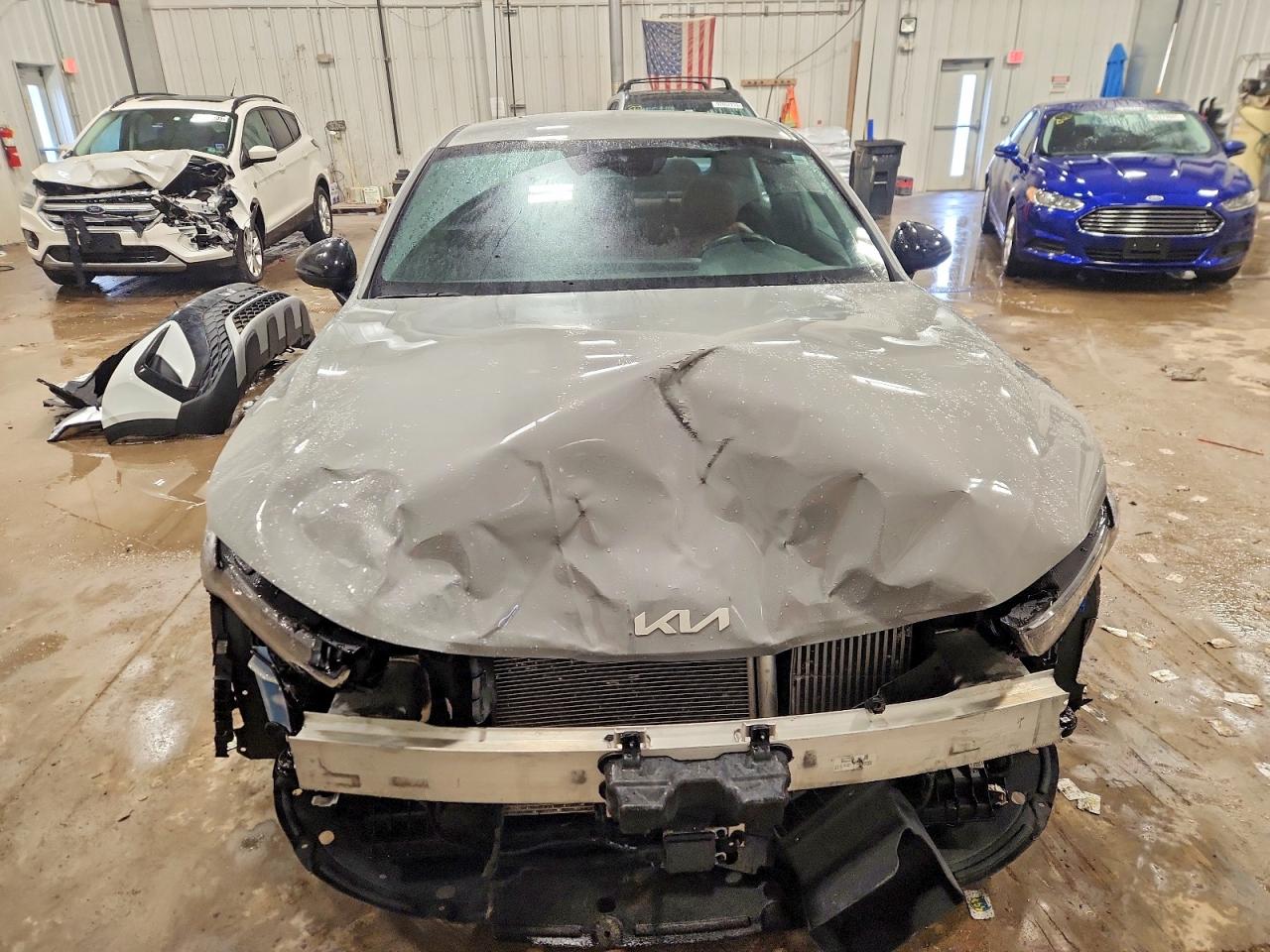 2023 KIA K5 GT LINE photo 5