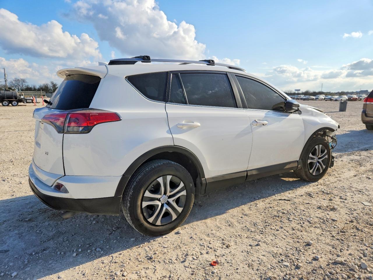 2017 TOYOTA RAV4 LE photo 3