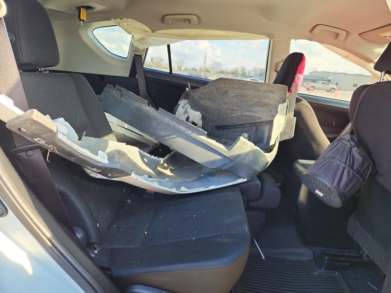 2017 TOYOTA RAV4 LE photo 11