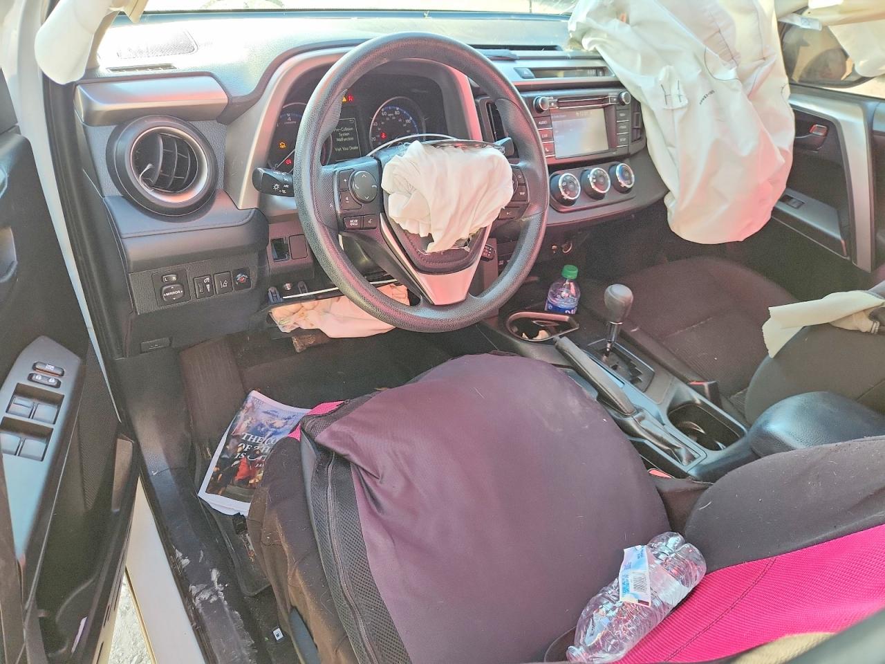2017 TOYOTA RAV4 LE photo 8