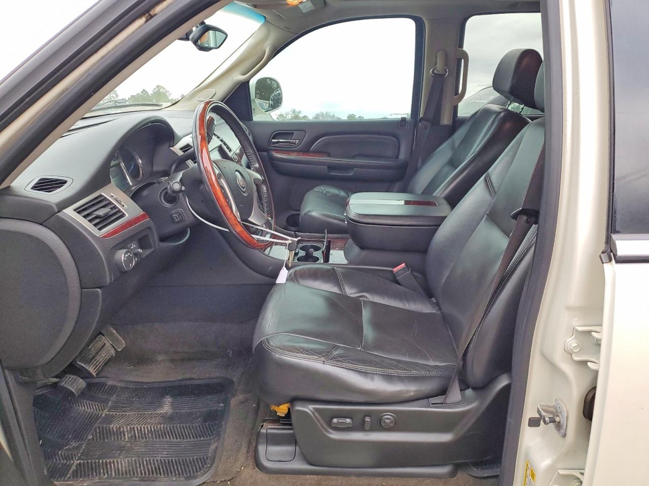 2009 CADILLAC ESCALADE LUXURY photo 7