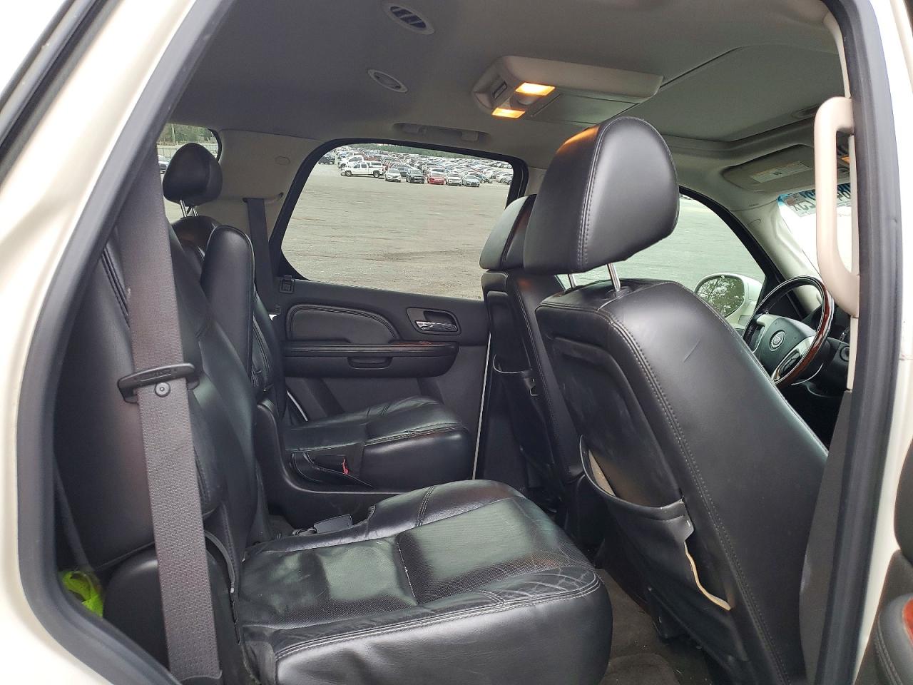 2009 CADILLAC ESCALADE LUXURY photo 11