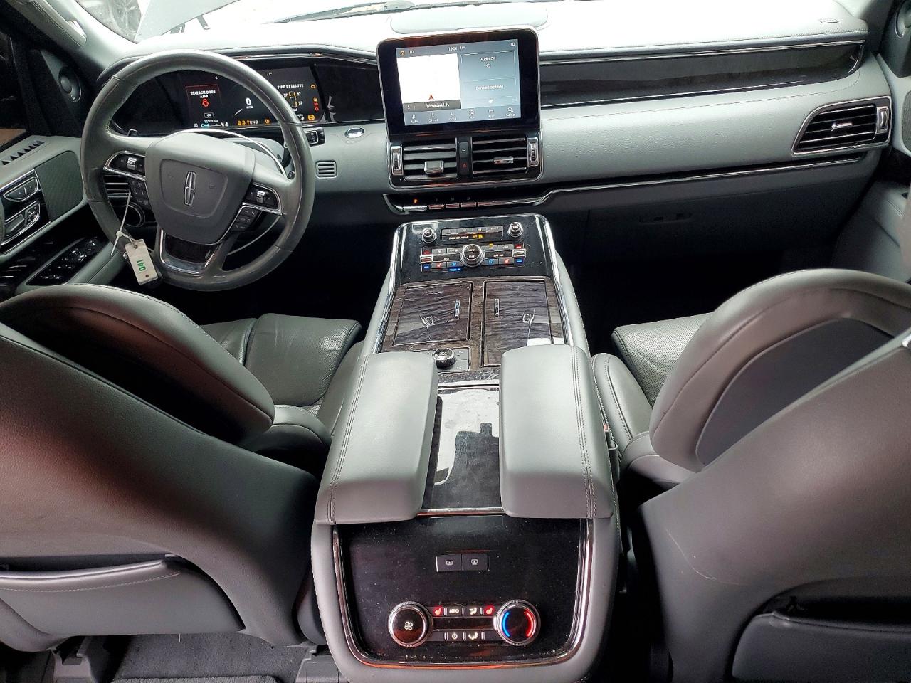 2020 LINCOLN NAVIGATOR L RESERVE photo 8