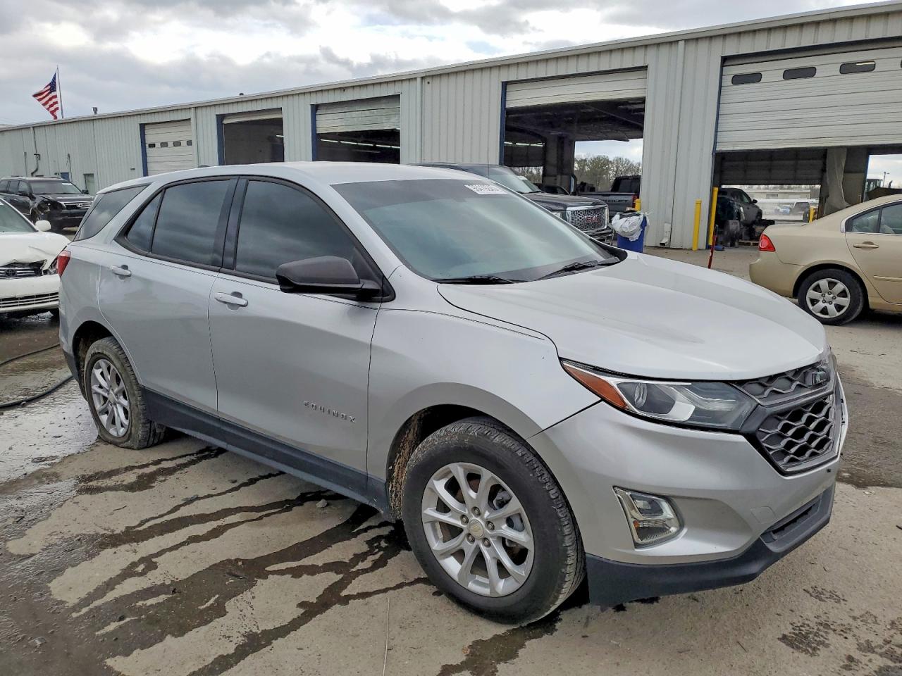 2019 CHEVROLET EQUINOX LS photo 4