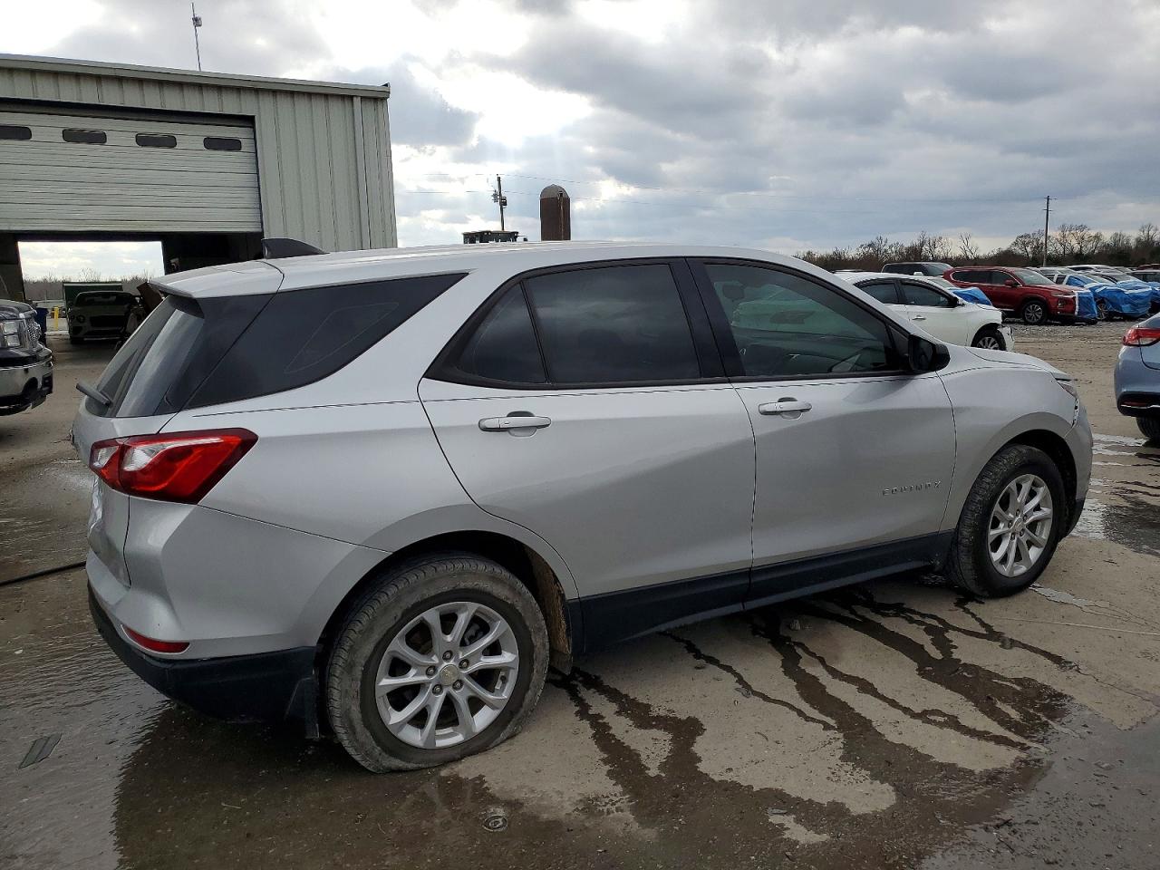 2019 CHEVROLET EQUINOX LS photo 3