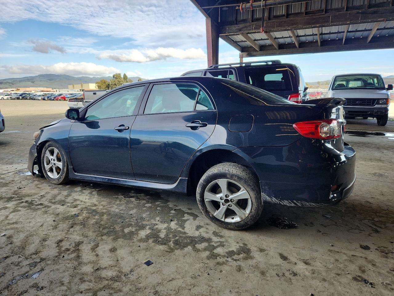 2012 TOYOTA COROLLA BASE photo 2