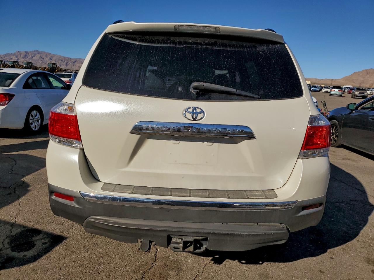 2011 TOYOTA HIGHLANDER LIMITED photo 6