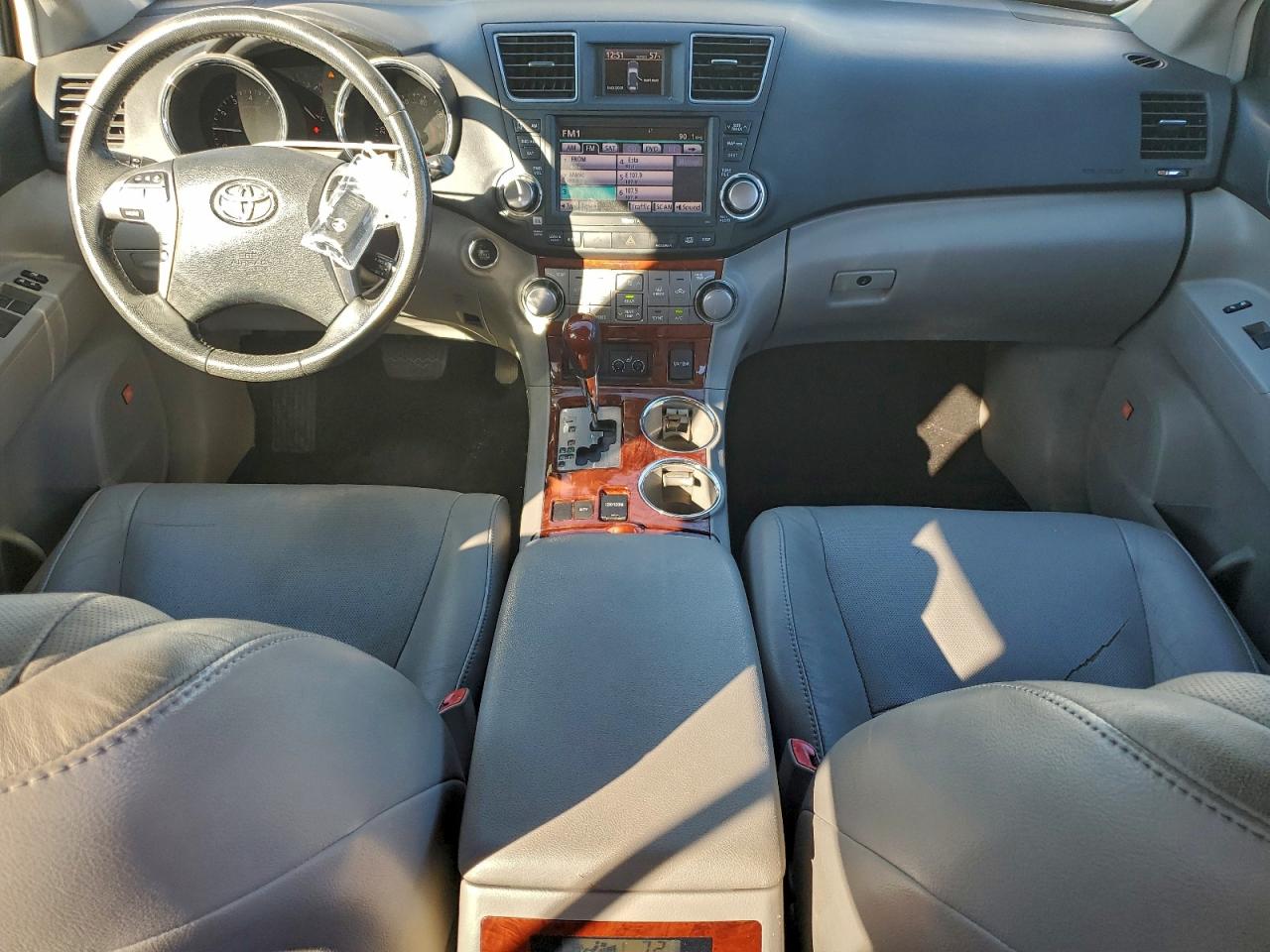 2011 TOYOTA HIGHLANDER LIMITED photo 8