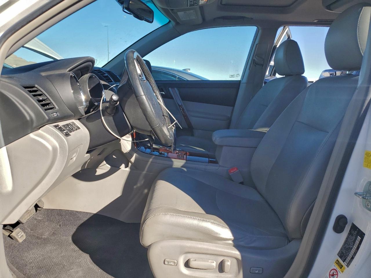 2011 TOYOTA HIGHLANDER LIMITED photo 7