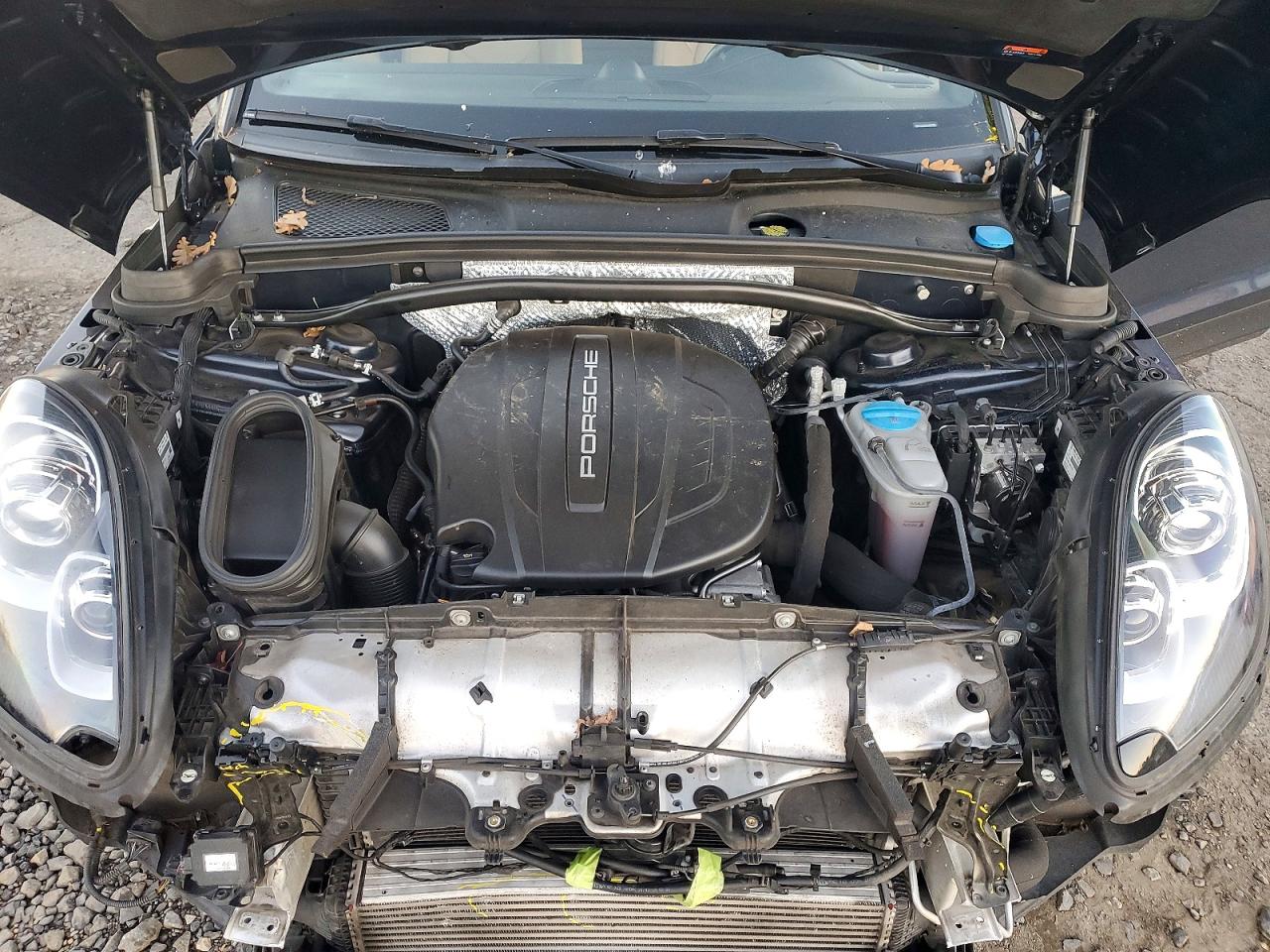 2018 PORSCHE MACAN photo 21