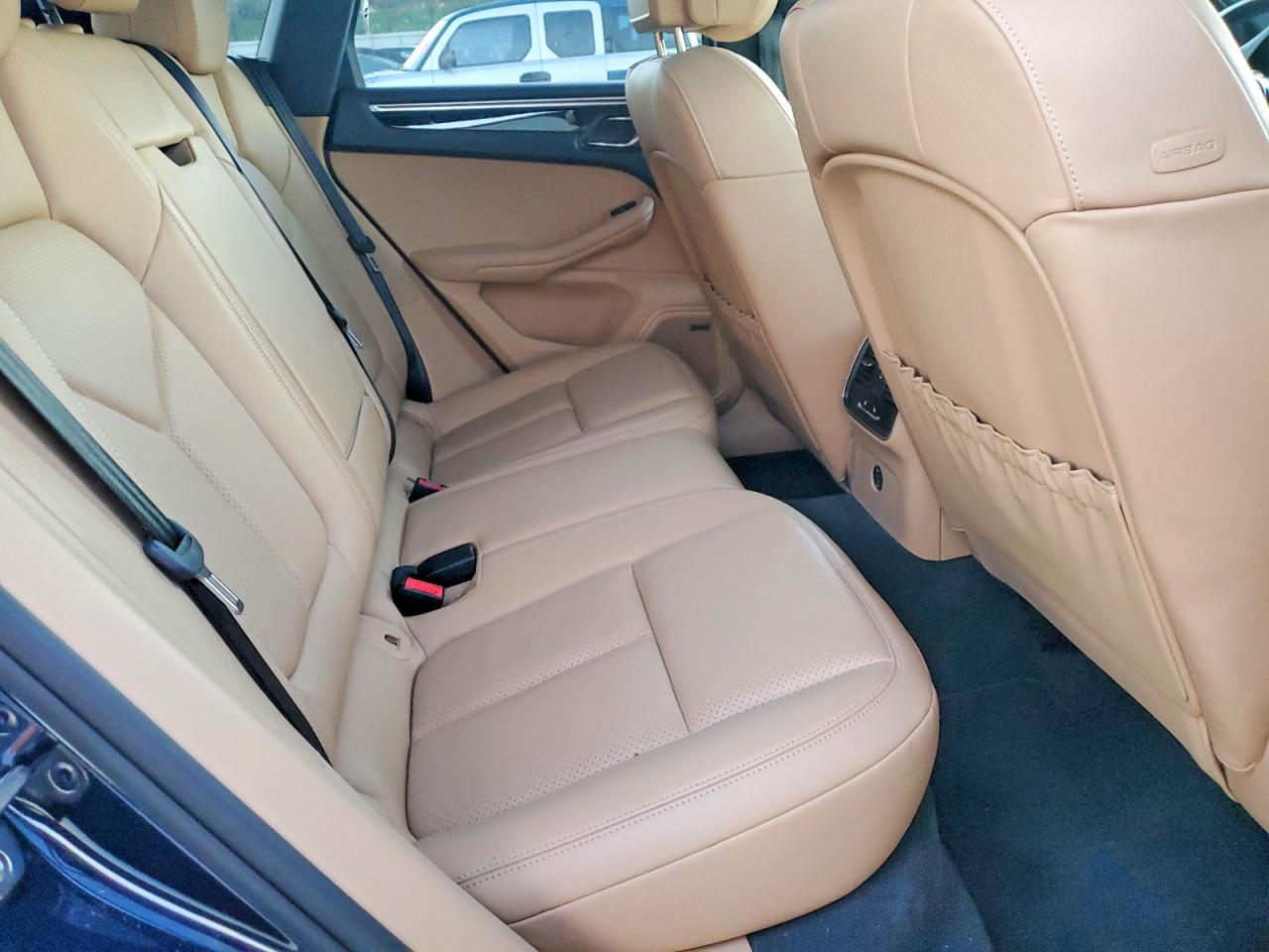 2018 PORSCHE MACAN photo 19