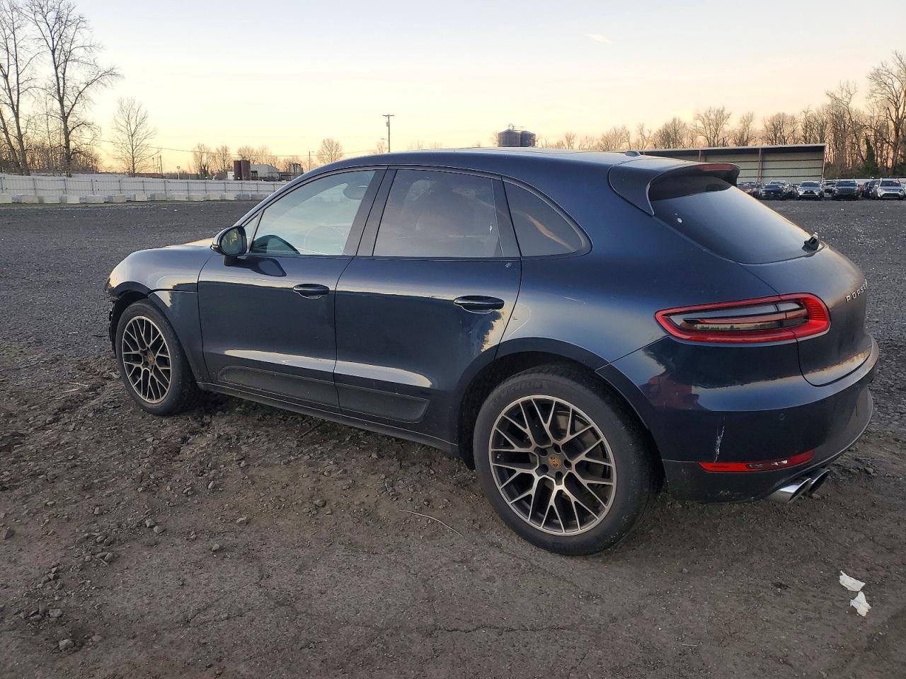2018 PORSCHE MACAN photo 3